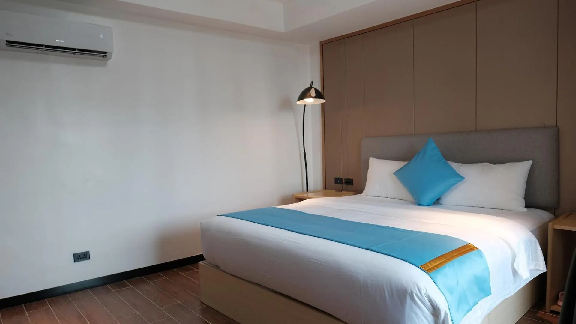 Golden Seagulls Hotel Paranaque City 4*,